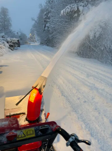 Snøfres i arbeid